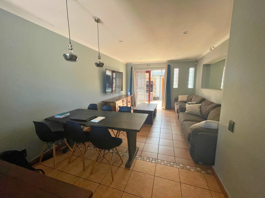 2 Bedroom Property for Sale in Plattekloof Glen Western Cape